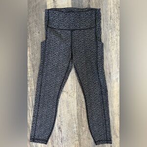 Athleta Small Petite Ultimate Stash Pocket Textured 7/8 Length Digital Gray